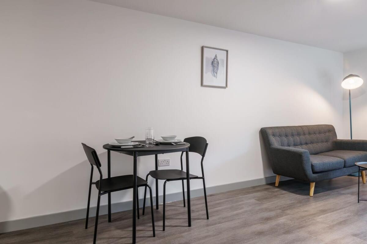 Modern 1 Bed Apartment In Liverpool Centre Esterno foto