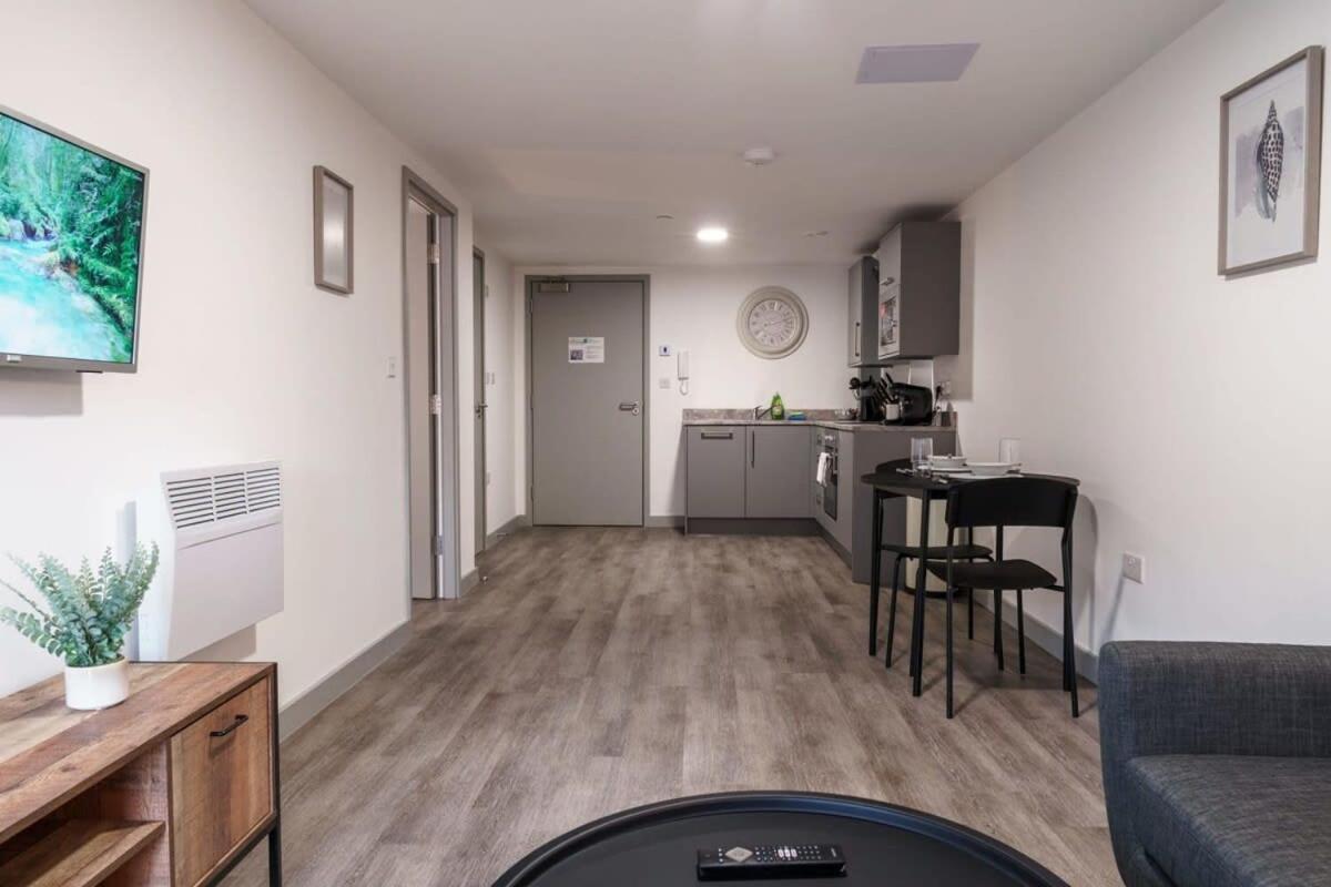 Modern 1 Bed Apartment In Liverpool Centre Esterno foto